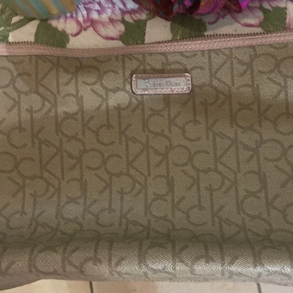 Calvin Klein Makeup Bag - Picture 5 of 6